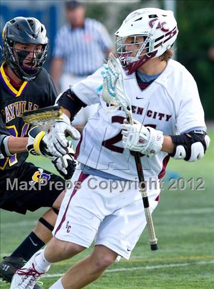 Thumbnail 1 in Sayville vs Garden City (NYSPHSAA Class B Regional Final) photogallery.