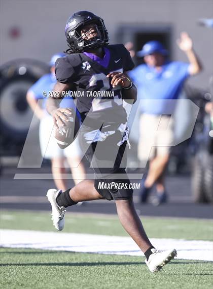 Thumbnail 3 in Strake Jesuit @ Fulshear photogallery.