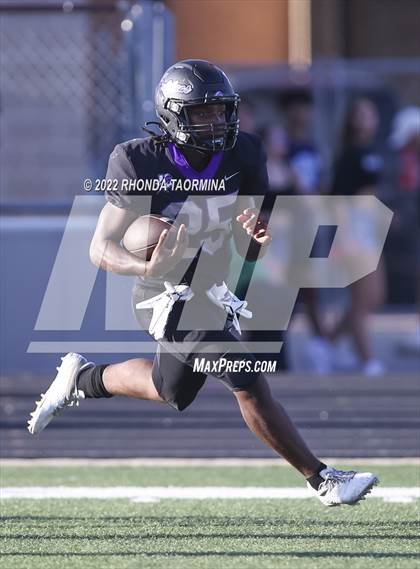 Thumbnail 2 in Strake Jesuit @ Fulshear photogallery.