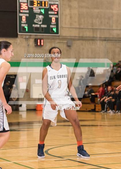 Thumbnail 3 in Morgan Park vs. Elk Grove (Oakland Legends Classic) photogallery.