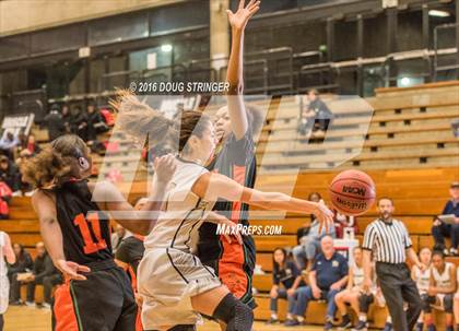 Thumbnail 3 in Morgan Park vs. Elk Grove (Oakland Legends Classic) photogallery.