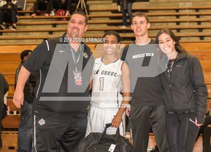 Thumbnail 2 in Morgan Park vs. Elk Grove (Oakland Legends Classic) photogallery.