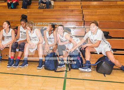 Thumbnail 3 in Morgan Park vs. Elk Grove (Oakland Legends Classic) photogallery.