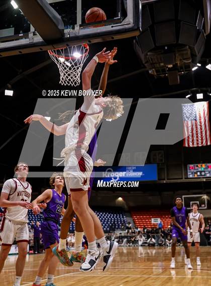 Thumbnail 1 in St. Francis DeSales vs Bishop Watterson (OHSAA D3 Central 2 District Championship) photogallery.