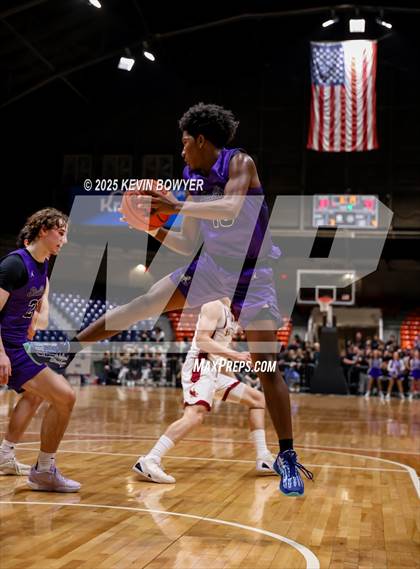 Thumbnail 2 in St. Francis DeSales vs Bishop Watterson (OHSAA D3 Central 2 District Championship) photogallery.
