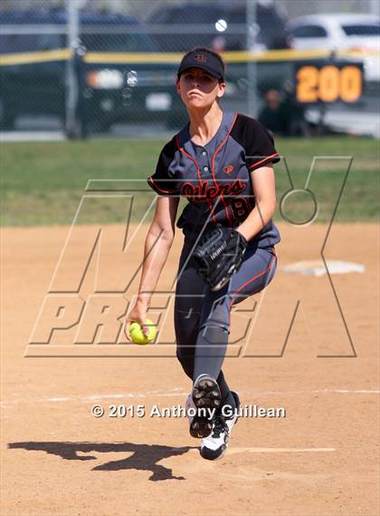 Thumbnail 3 in El Modena vs Huntington Beach (CIF SS 2nd Round Playoff) photogallery.