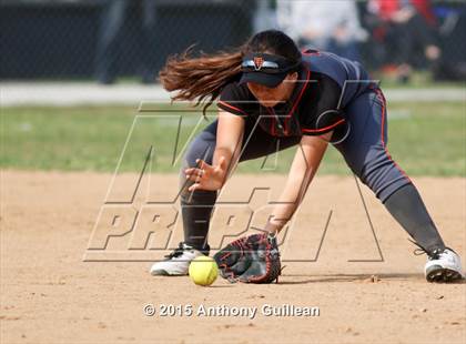 Thumbnail 1 in El Modena vs Huntington Beach (CIF SS 2nd Round Playoff) photogallery.