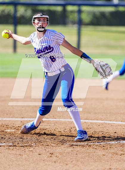 Thumbnail 1 in Caruthers vs. Boron (CIF CS Division V Championship) photogallery.
