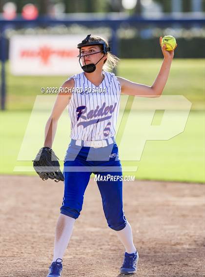 Thumbnail 3 in Caruthers vs. Boron (CIF CS Division V Championship) photogallery.