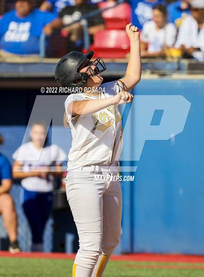 Thumbnail 2 in Caruthers vs. Boron (CIF CS Division V Championship) photogallery.