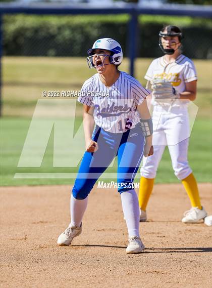 Thumbnail 3 in Caruthers vs. Boron (CIF CS Division V Championship) photogallery.