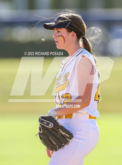 Thumbnail 3 in Caruthers vs. Boron (CIF CS Division V Championship) photogallery.