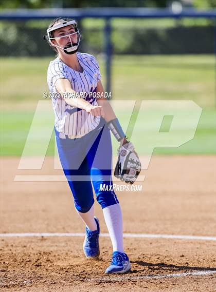 Thumbnail 3 in Caruthers vs. Boron (CIF CS Division V Championship) photogallery.