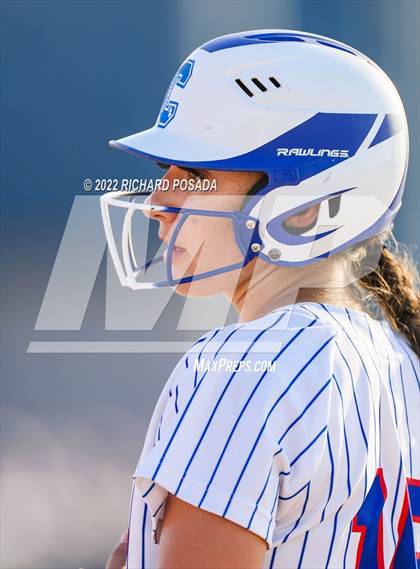 Thumbnail 2 in Caruthers vs. Boron (CIF CS Division V Championship) photogallery.