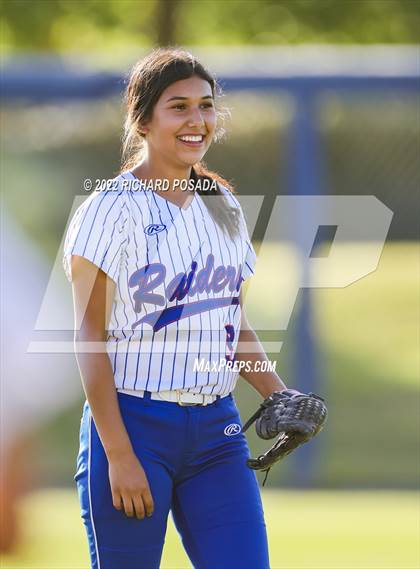 Thumbnail 2 in Caruthers vs. Boron (CIF CS Division V Championship) photogallery.