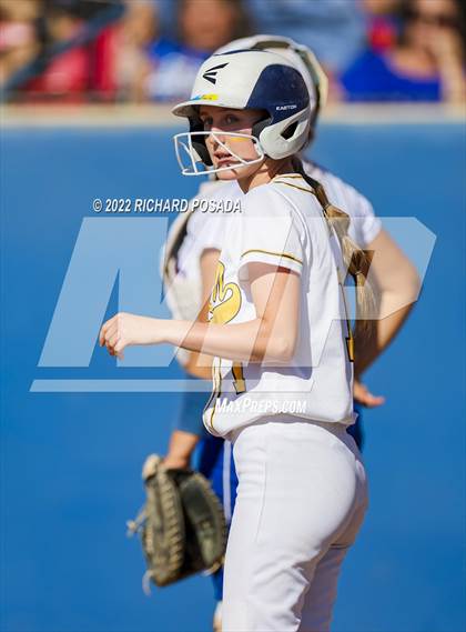 Thumbnail 3 in Caruthers vs. Boron (CIF CS Division V Championship) photogallery.