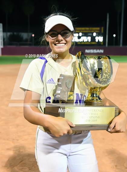 Thumbnail 1 in Sabino vs. Snowflake (AIA 3A Final - Awards) photogallery.