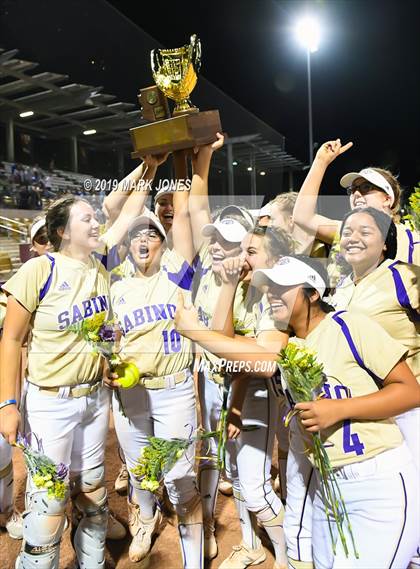 Thumbnail 1 in Sabino vs. Snowflake (AIA 3A Final - Awards) photogallery.