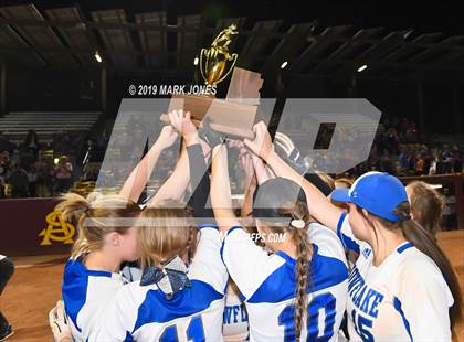 Thumbnail 1 in Sabino vs. Snowflake (AIA 3A Final - Awards) photogallery.