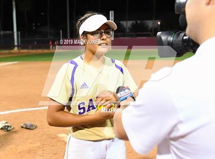 Thumbnail 1 in Sabino vs. Snowflake (AIA 3A Final - Awards) photogallery.