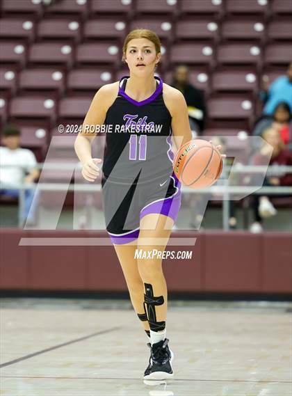 Thumbnail 2 in Marlin vs. Douglass (UIL 2A Regional Semifinal Playoff) photogallery.
