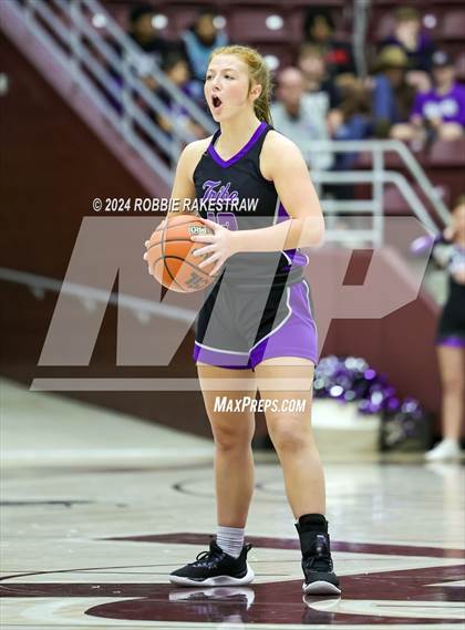 Thumbnail 2 in Marlin vs. Douglass (UIL 2A Regional Semifinal Playoff) photogallery.