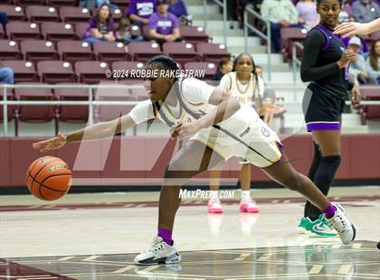 Thumbnail 3 in Marlin vs. Douglass (UIL 2A Regional Semifinal Playoff) photogallery.