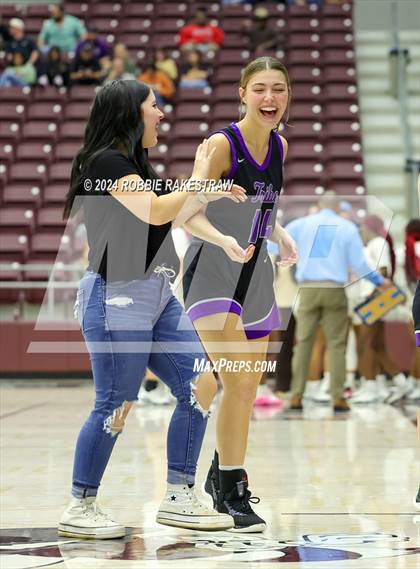 Thumbnail 2 in Marlin vs. Douglass (UIL 2A Regional Semifinal Playoff) photogallery.