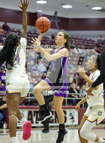 Thumbnail 2 in Marlin vs. Douglass (UIL 2A Regional Semifinal Playoff) photogallery.