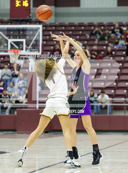 Thumbnail 2 in Marlin vs. Douglass (UIL 2A Regional Semifinal Playoff) photogallery.
