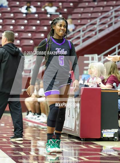 Thumbnail 3 in Marlin vs. Douglass (UIL 2A Regional Semifinal Playoff) photogallery.