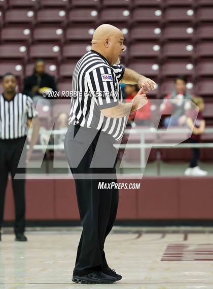 Thumbnail 2 in Marlin vs. Douglass (UIL 2A Regional Semifinal Playoff) photogallery.