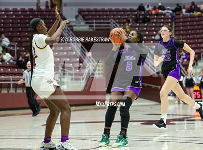 Thumbnail 1 in Marlin vs. Douglass (UIL 2A Regional Semifinal Playoff) photogallery.