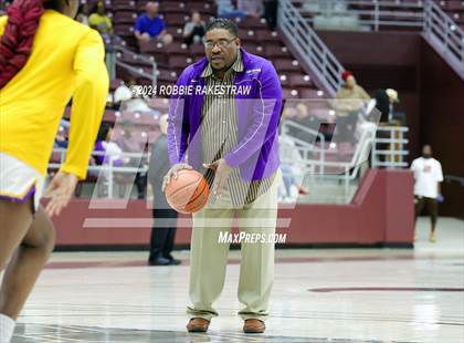 Thumbnail 1 in Marlin vs. Douglass (UIL 2A Regional Semifinal Playoff) photogallery.