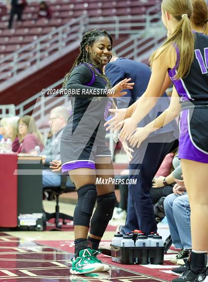 Thumbnail 1 in Marlin vs. Douglass (UIL 2A Regional Semifinal Playoff) photogallery.