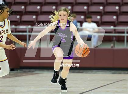 Thumbnail 2 in Marlin vs. Douglass (UIL 2A Regional Semifinal Playoff) photogallery.