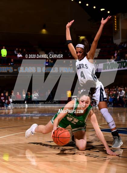Thumbnail 3 in Putnam Valley vs. Irvington (Section 1 Class B Final) photogallery.