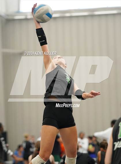 Thumbnail 3 in Novi vs. Utica Ford (Motor City Power Series) photogallery.