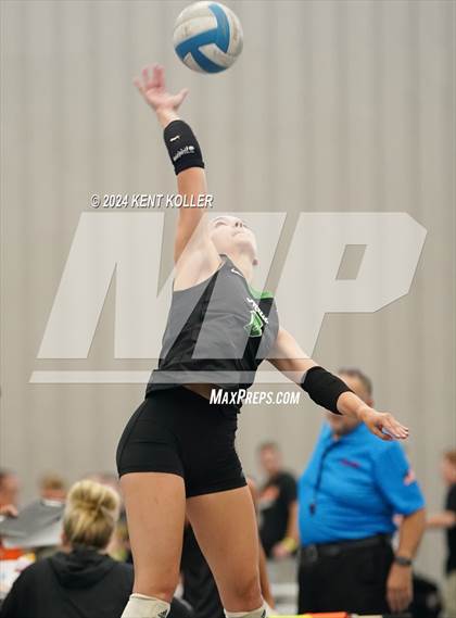Thumbnail 1 in Novi vs. Utica Ford (Motor City Power Series) photogallery.