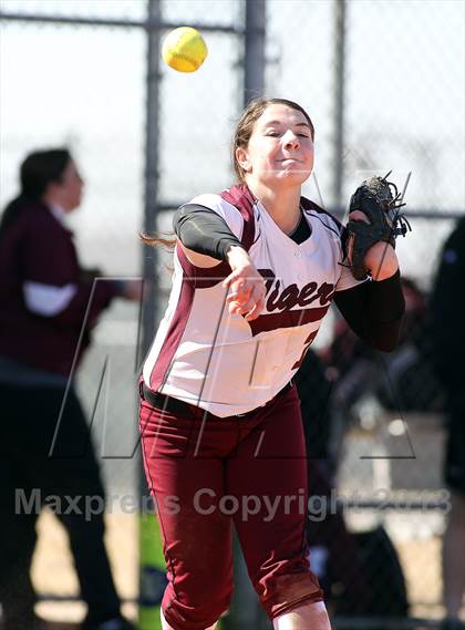 Thumbnail 3 in Horn [Dr. John] vs A&M Consolidated (Forney-North Forney Invitational) photogallery.