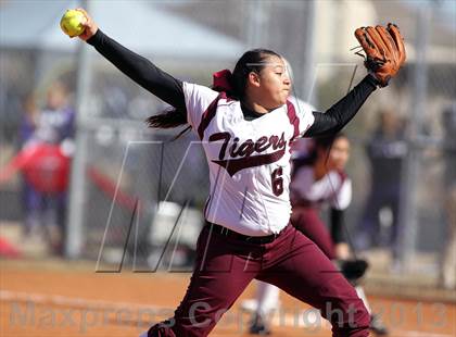 Thumbnail 1 in Horn [Dr. John] vs A&M Consolidated (Forney-North Forney Invitational) photogallery.