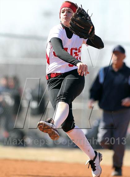 Thumbnail 1 in Horn [Dr. John] vs A&M Consolidated (Forney-North Forney Invitational) photogallery.