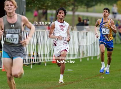 Thumbnail 1 in UIL 2A Cross Country Finals photogallery.