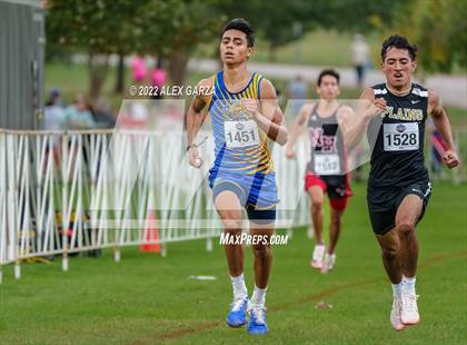 Thumbnail 2 in UIL 2A Cross Country Finals photogallery.
