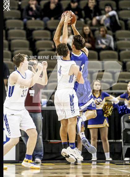 Thumbnail 3 in Covington Catholic vs Newport Central Catholic photogallery.