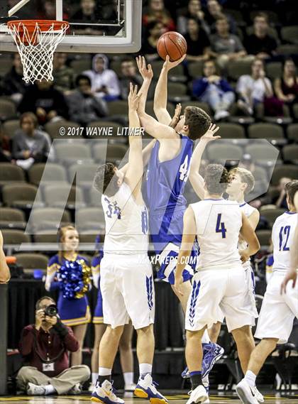 Thumbnail 1 in Covington Catholic vs Newport Central Catholic photogallery.