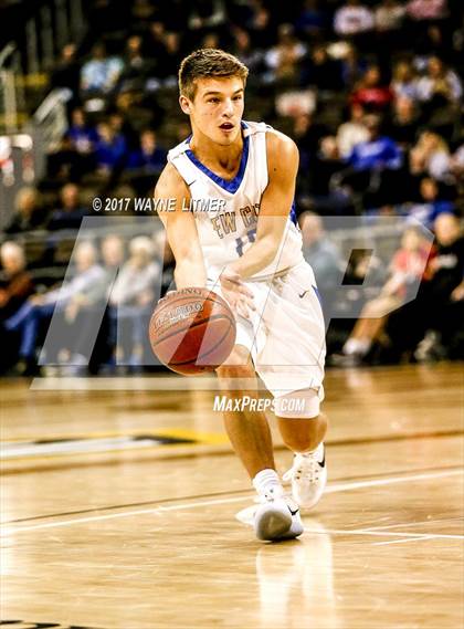 Thumbnail 2 in Covington Catholic vs Newport Central Catholic photogallery.