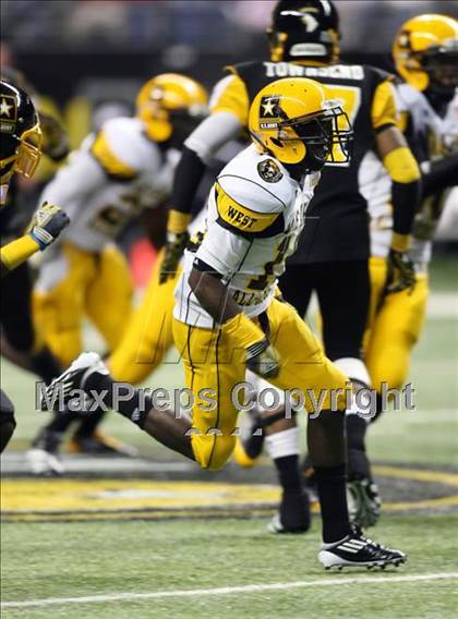 Thumbnail 3 in U.S. Army All-American Bowl (San Antonio) photogallery.