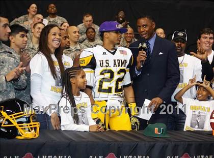 Thumbnail 2 in U.S. Army All-American Bowl (San Antonio) photogallery.