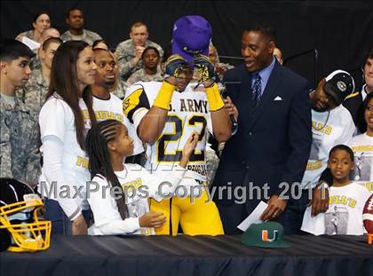 Thumbnail 3 in U.S. Army All-American Bowl (San Antonio) photogallery.